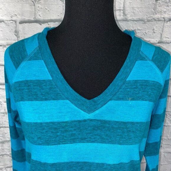 Under armour semi fitted Longsleeve striped hoodie women sz L - Picture 5 of 11